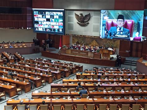 Dpr Ri Gelar Rapat Paripurna Puan Maharani Absen Jakartanews Id