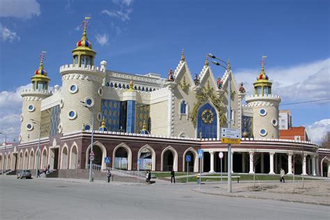 Театр кукол в Казани – одно из самых красивых зданий в Татарстане ...