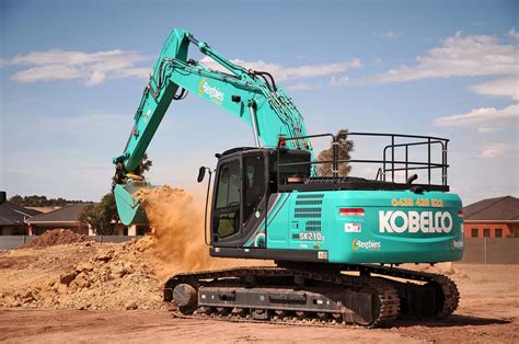 Kobelco Heavy Excavators Ready To Move Out! - LiftRite