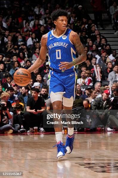 Marjon Beauchamp Of The Milwaukee Bucks Goes To The Basket During The News Photo Getty Images