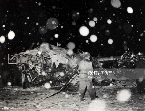 627 Munich Air Disaster 1958 Photos & High Res Pictures - Getty Images