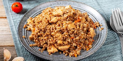 Гречка по-купечески со свининой: рецепт — Лайфхакер