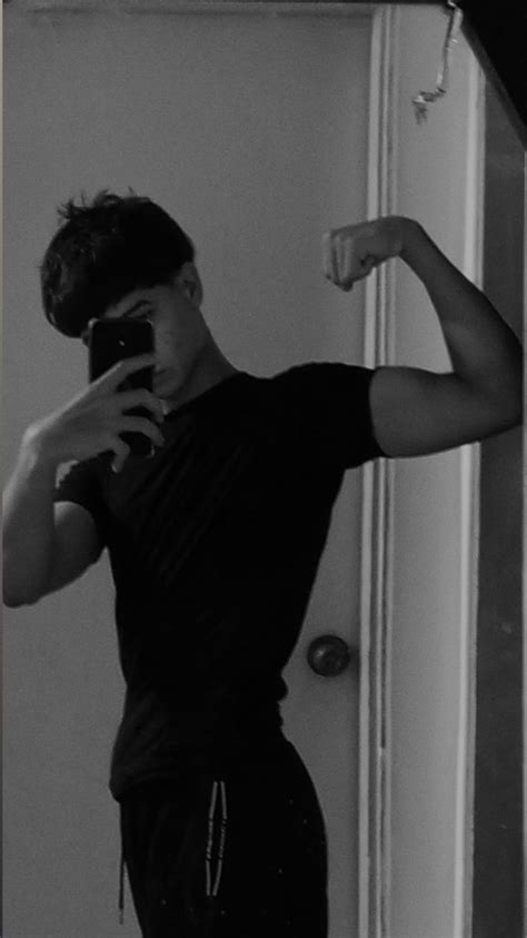Pin By Joseph Ronceros On Fav In 2024 Hot Emo Guys Gym Men Men S Muscle