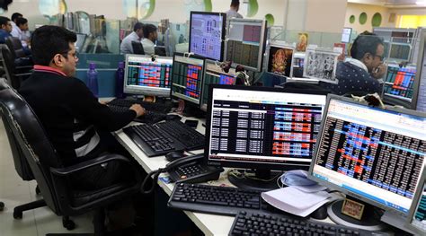 Share Market Today Sensex Crashes 872 Points Nifty Settles Below