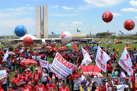 Ato Em Defesa Da Soberania Luta Por Direitos E Emprego Re Ne Milhares