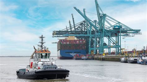 Port Of Antwerp Bruges Cmb Tech Launch The Hydrotug Worlds First