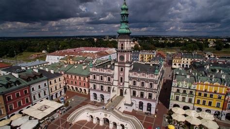 Rynek Wielki W Zamo Ciu Z Lotu Ptaka Polskazdrona Pl