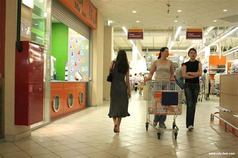 ID Charming Barefoot Brunette Part City Feet Photos