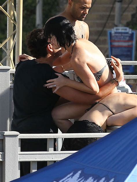 Katy Perry Bikini Falls Off