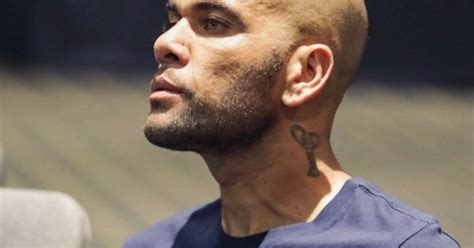 Daniel Alves troca de advogado mais uma vez e terá mulher em sua defesa