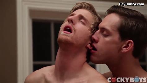 Anal Rom Ntico Caras Gostosos Se Divertem Xhamster