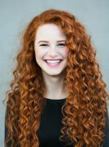 Riverdale S Madelaine Petsch Rocks Curly Red Hair For New Redhead