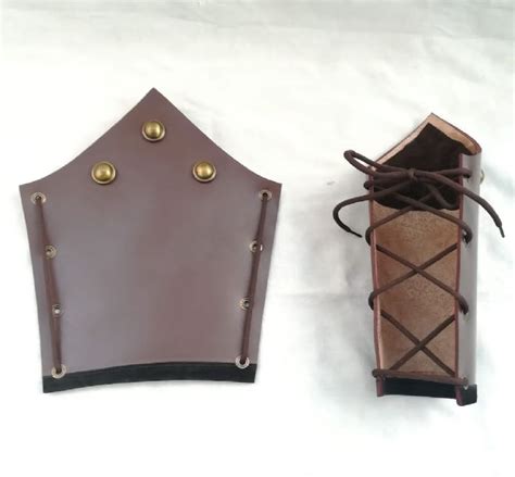 Sal Leaf Leather Medieval Armband Size Standard Pattern Plain At