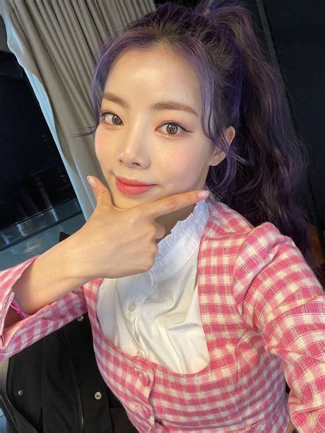 Purple K Ss Fancafe On Twitter Girl Purple Dyed Hair