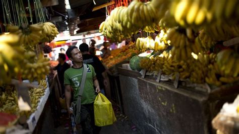 Coronavirus Malaysian Men In Shopping Muddle Amid Lockdown Bbc News