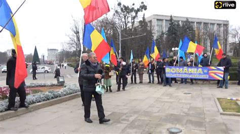 RLIVE Partidul Liberal depune flori la monumentul lui Ștefan cel Mare