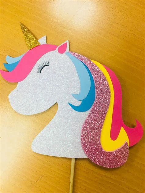 Nunca más aburrido Como hacer adornos de unicornio en foamy para fiestas