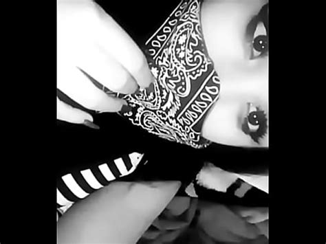 Jeune Fille Se Masturber Avec Les Doigts Dans La Bouche XVIDEOS