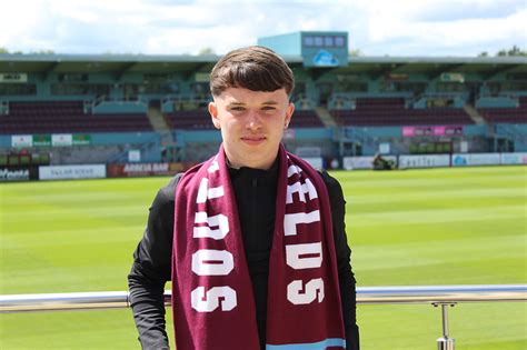 Ewan Mcgowan Signs First Professional Contract