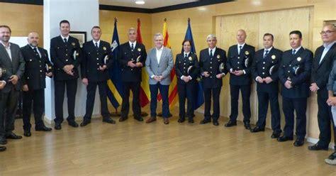 Salou Lliura El Pin De Plata A La Primera Promoci D Agents De Policia