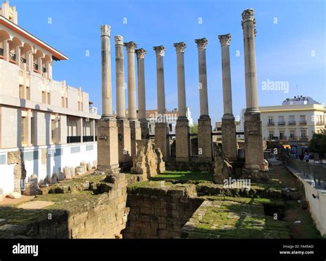 Columnas De Templo Romano Sigue Siendo El Templo Romano Córdoba