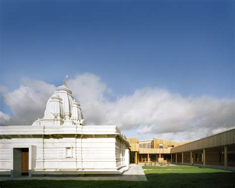 Gallery of The Krishna-Avanti Primary School / Cottrell & Vermeulen ...