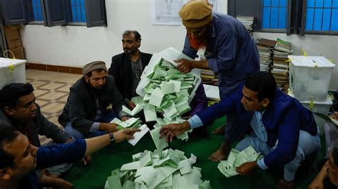 Pakistan Election 2024 Results Pakistani Stocks Plunge Amid Tight Race