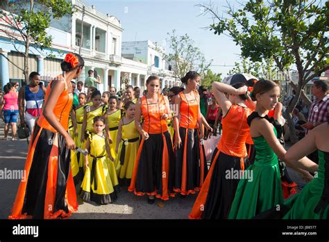 Traditional Cuban Costume Hi Res Stock Photography And Images Alamy
