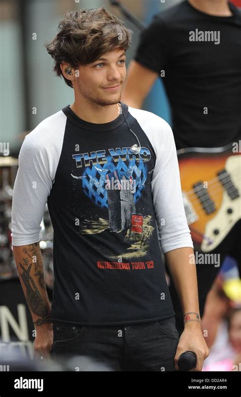 New York Ny 23rd Aug 2013 Louis Tomlinson On Stage For Nbc Today