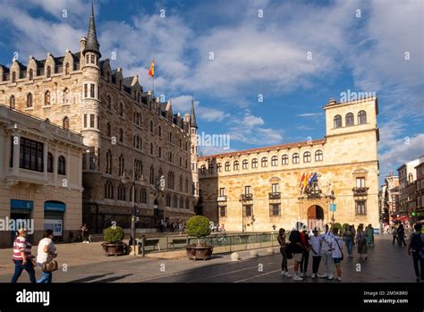 Dos edificios emblemáticos de la ciudad de León La Casa Botines