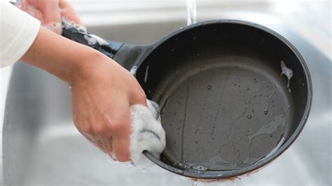 The Nonstick Pan Cleaning Tricks You Should Be Using Yourself