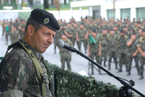 General itapirense pode comandar o Exército no Governo Lula Gazeta