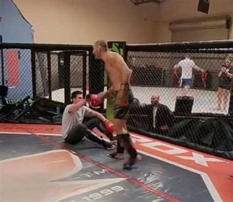 UFC Star Sean Strickland Spars With A Fan Ahead Of Abusupiyan Magomedov