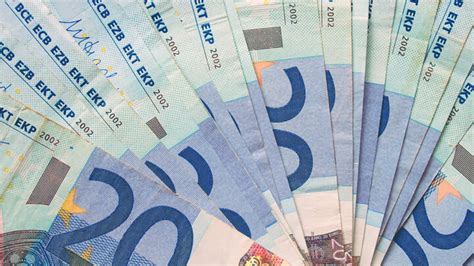 Money In Ireland Banks Atms Cards And Currency Exchange Wise