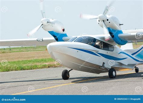 Landing Small Seaplane Stock Photos - Image: 30692243