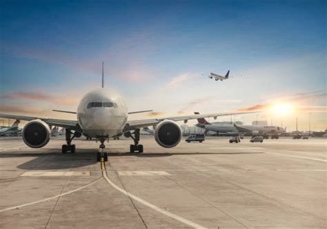 aeroplane stock  pictures royalty  images istock