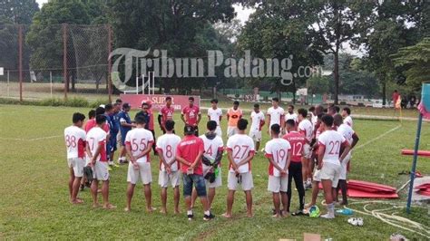 Perseru Badak Lampung Waspadai Kejutan Semen Padang Fc Laga Terakhir