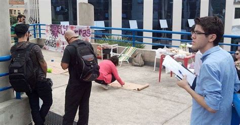 G Alunos Fazem Churrasco Em Laje De Reitoria De Universidade Ocupada