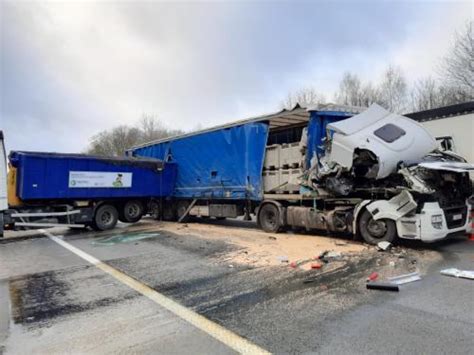 La Voix Du Nord On Twitter Collision Entre Deux Poids Lourds Sur La