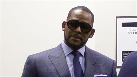 R Kelly Isnt In Solitary Confinement Prosecutors Say Wgn Tv