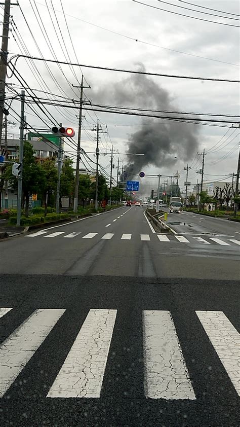 災害火災画像速報ニュース2 On Twitter 【火事情報まとめ】埼玉県越谷市相模町1丁目 越谷流山線沿い 流通団地付近建物から火の手