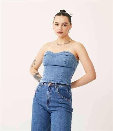 Blusa Cropped Tomara Que Caia Em Jeans Decote Cora O Azul