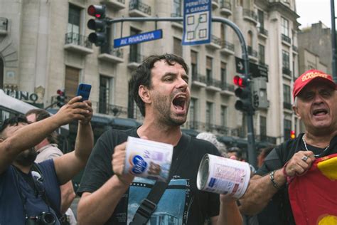 La Población Celebró La Caída De La Ley Ómnibus Diario La Verdad