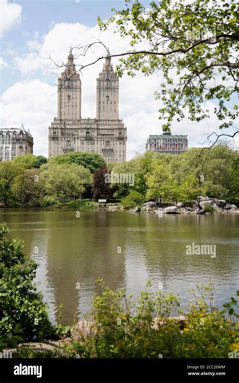 Vew of dakota building from central park hi-res stock photography and ...