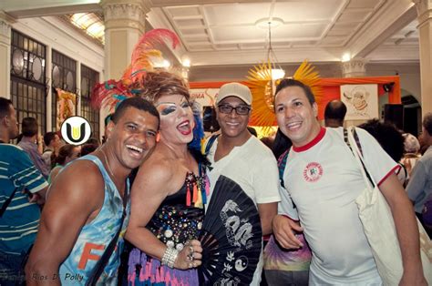 DRAG QUEEN TCHAKA Drag Queen Tchaka é homenageada no Carnaval 2013