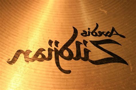 royalty  avedis  pikist