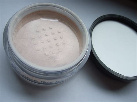 allaboutevchen: Rival de Loop Aqua Face Powder