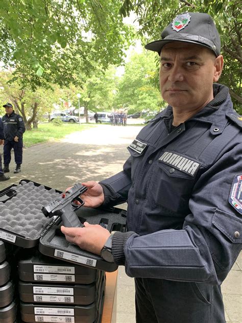 50 нови пистолета Валтер получиха служителите от ОДМВР-Бургас