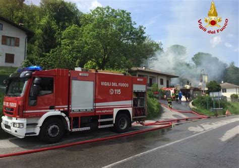 Incendio In Un Deposito A Lavena Ponte Tresa Varesenews Foto