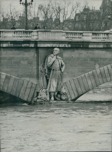 Paris Le Zouave Du Pont De L Alma By Photographie Originale Original